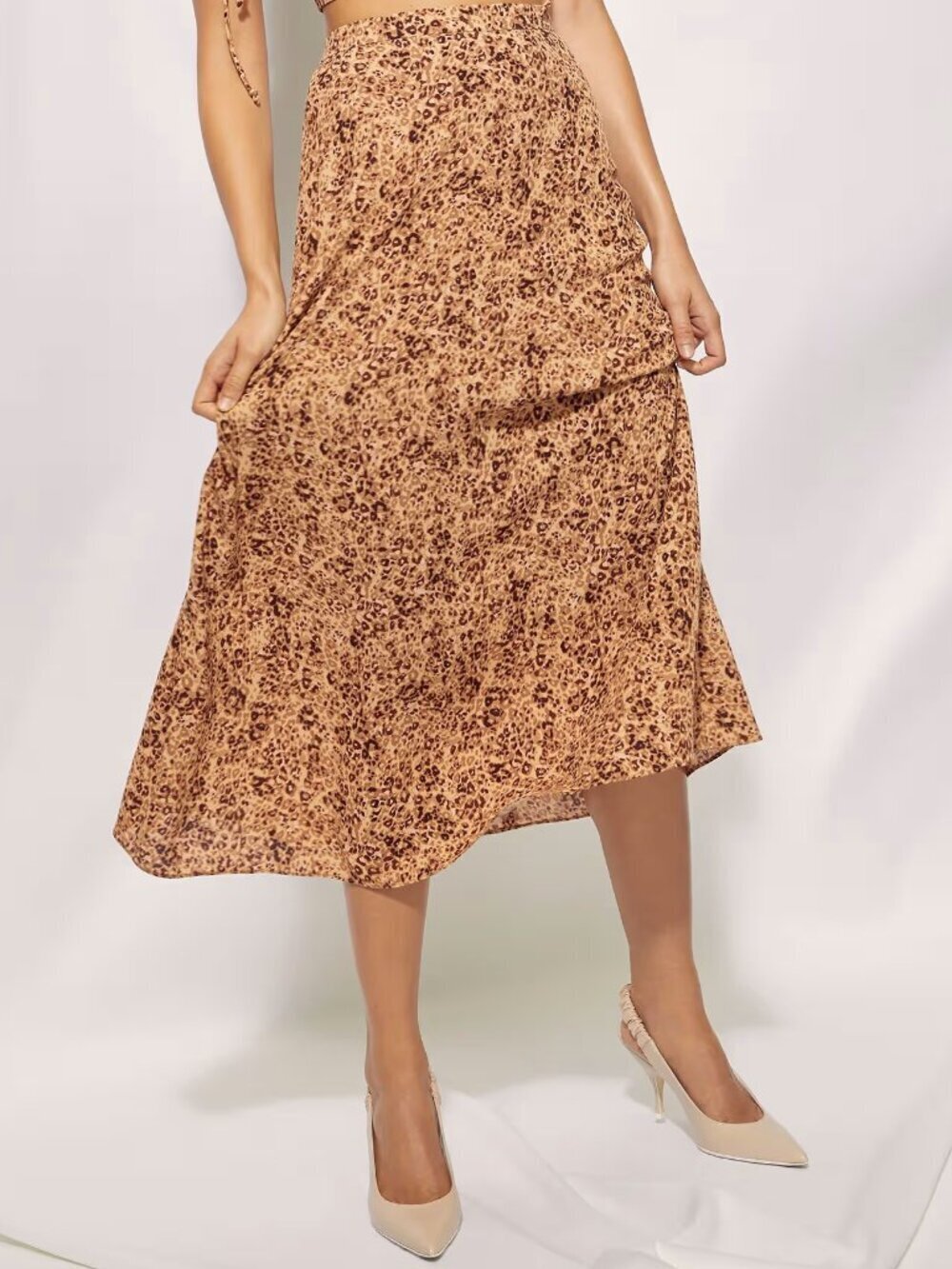 Aritzia Leopard Animal Print Midi Skirt Size 00